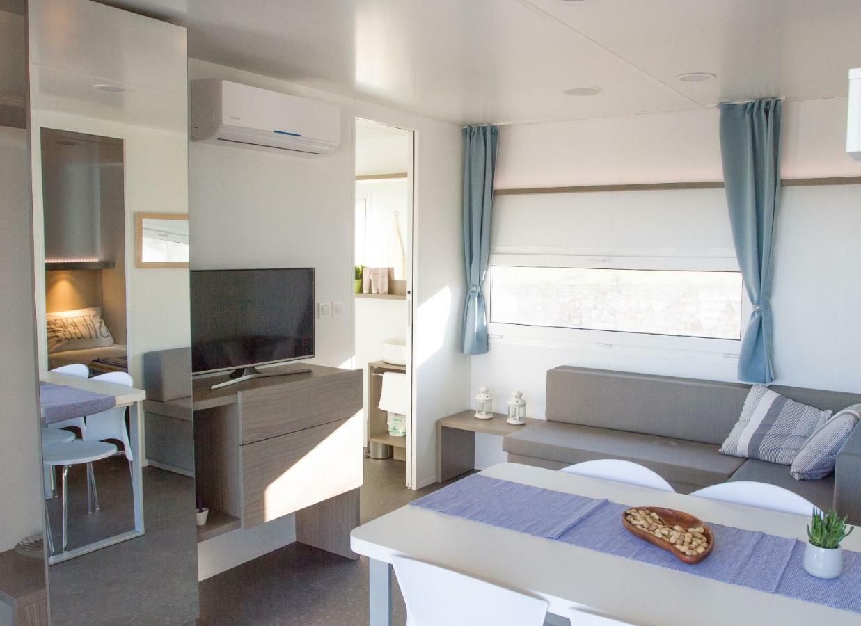 Adrijela Mobile Home Jezera Zewnętrze zdjęcie